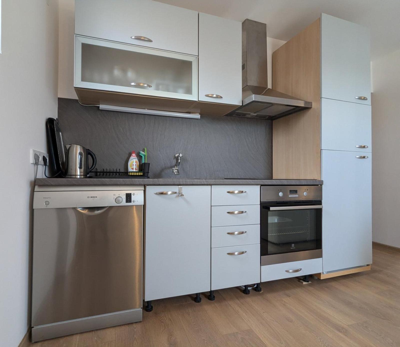 Nest Apartment *
